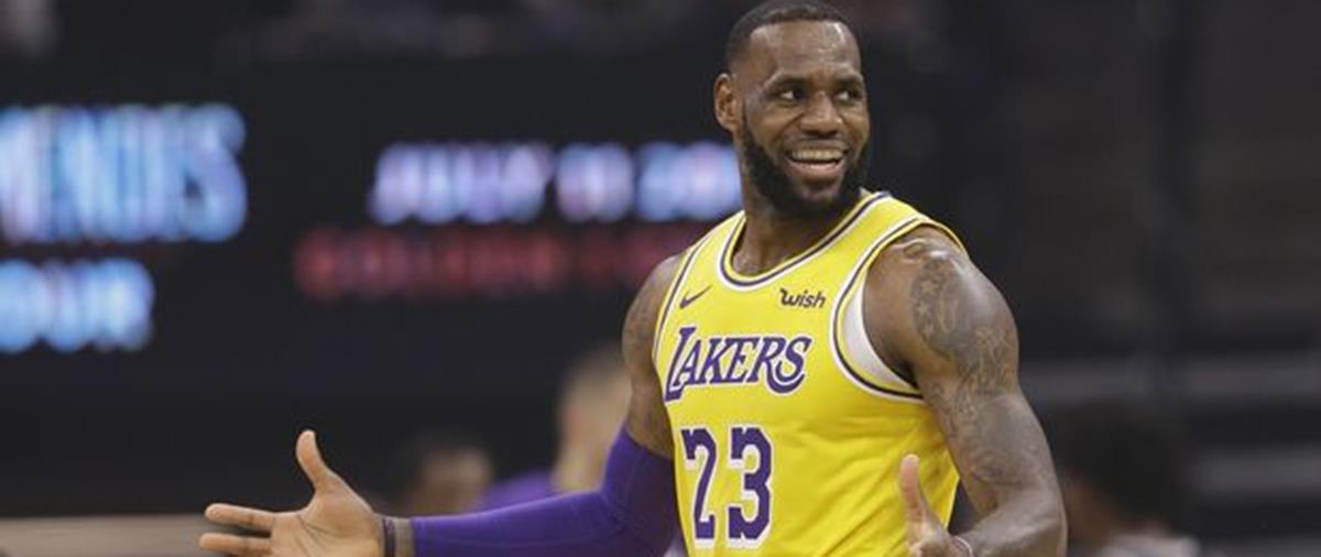 Ο σούπερ σταρ των Λέικερς είναι πλέον ο πέμπτος σκόρερ στην ιστορία του ΝΒΑ