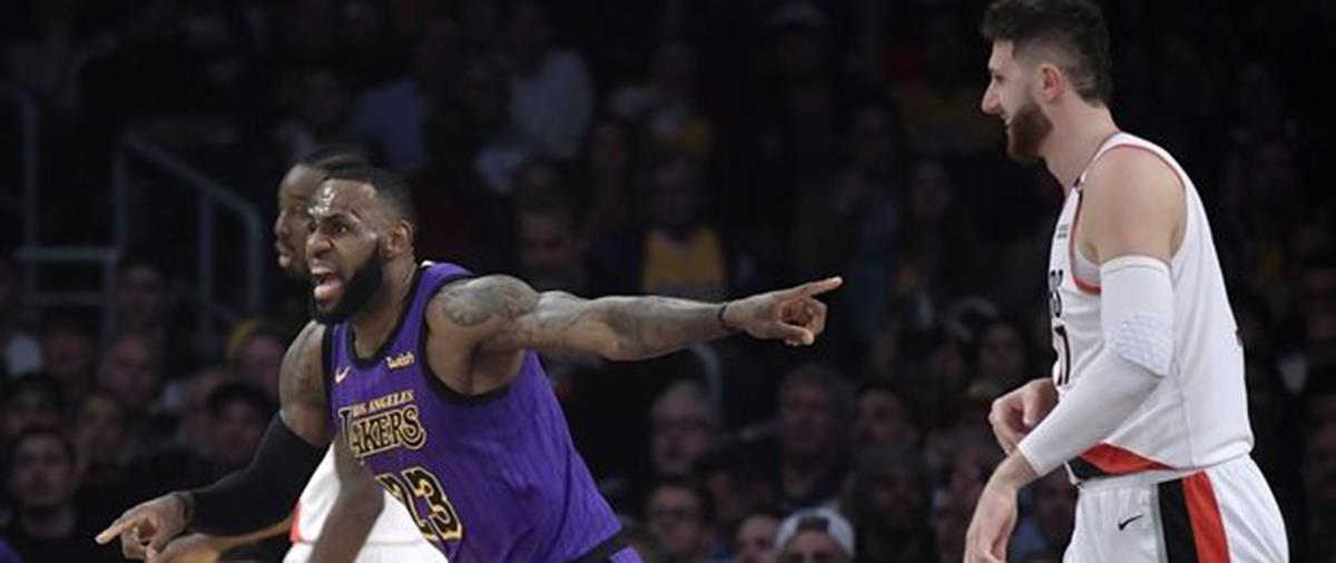 Σημειώνοντας 44 πόντους οδήγησε τους Λέικερς στη νίκη με 126-117