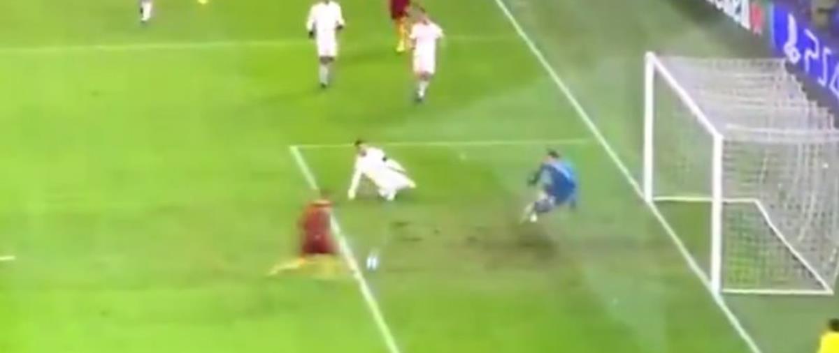 Ο άσος της Ρόμα σπατάλησε μία από τις πιο... άχαστε ευκαιρίες στην ιστορία του Τσάμπιονς Λιγκ