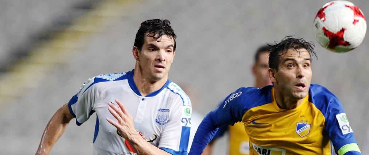 Για πρώτη φορά οι «κυανόλευκοι» είναι σε ομίλους και οι «γαλαζοκίτρινοι» εκτός Ευρώπης