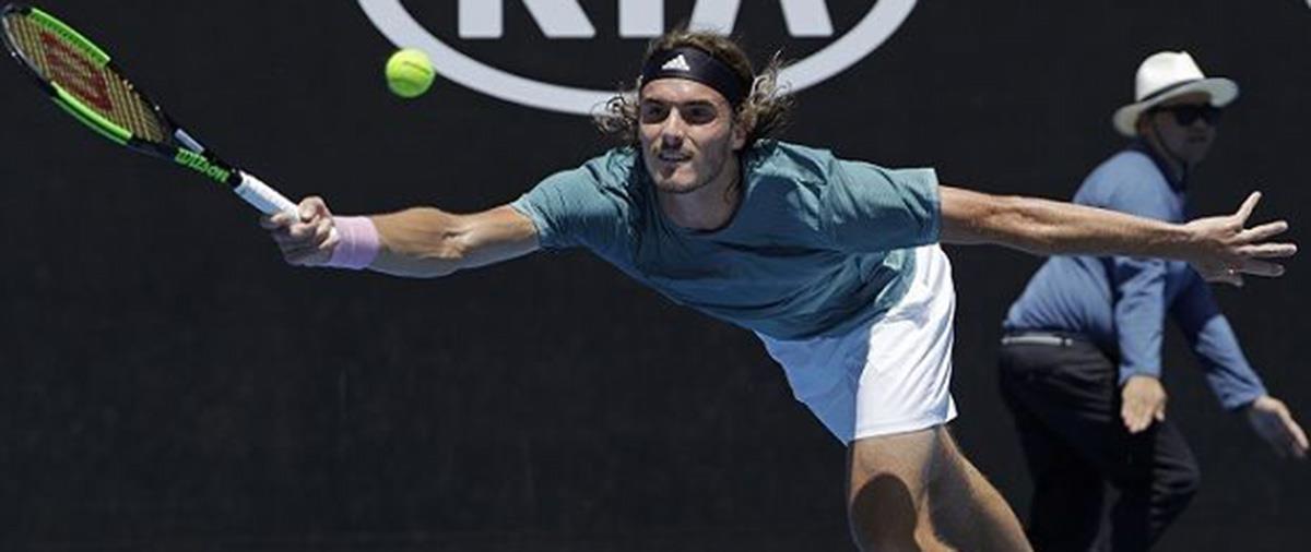 Κερκίδα ομογενών για τον Στέφανο Τσιτσιπά που έγινε ο πρώτος Έλληνας με νίκη στο αυστραλιανό όπεν