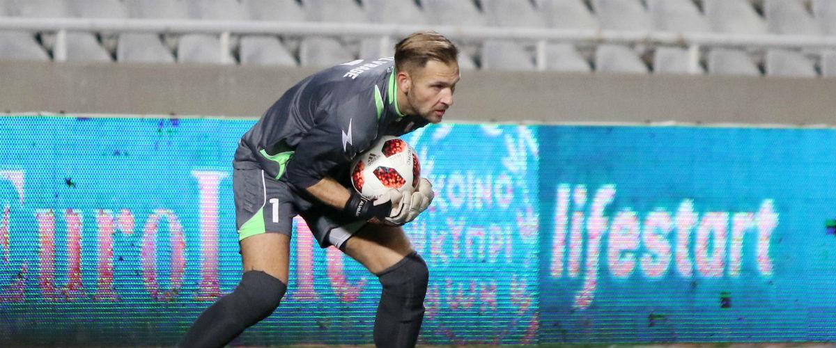 «Βλέπω το πρωτάθλημα και γνωρίζω ότι ανήκω στους καλύτερους τερματοφύλακες του πρωταθλήματος - Είναι ένας πόλεμος»