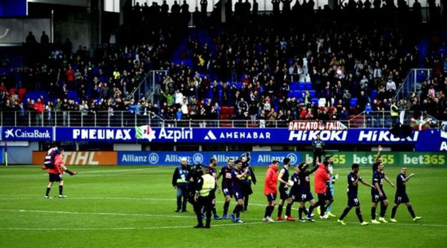 Η Έιμπαρ κάλεσε τους οπαδούς της να φέρουν ένα πακέτο φακές στο γήπεδο για το εντός έδρας ματς με τη Ράγιο (3/4, 21:30) προκειμένου να τα στείλει ως βοήθεια στους πρόσφυγες της Λέσβου