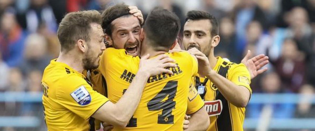 Σε ένα πανέμορφο ματς με πέντε δοκάρια η ΑΕΚ επικράτησε με 4-0 της Λαμίας και πήρε μια άνετη πρόκριση στον τελικό του Κυπέλλου Ελλάδος όπου θα βρει απέναντι της για τρίτη συνεχόμενη χρονιά τον ΠΑΟΚ