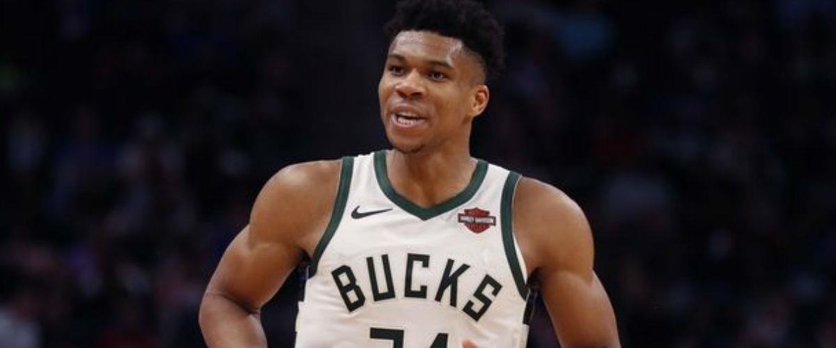 Θέση-ρεκόρ για τον Γιάννη Αντετοκούνμπο, που είδε τη φανέλα του να είναι η τρίτη πιο διάσημη σε όλο το ΝΒΑ τη σεζόν 2018/19. Δείτε τις πωλήσεις της χρονιάς, όπως τις ανακοίνωσε η Λίγκα