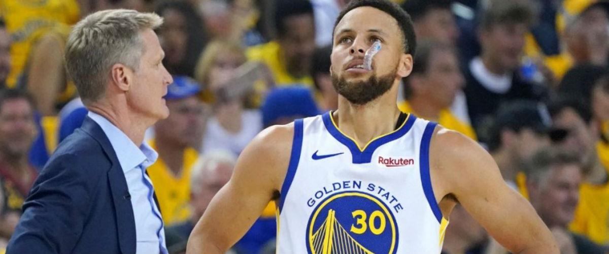 Ο Στεφ Κάρι έδωσε σύνθημα αντεπίθεσης και κάλεσε τους Ουόριορς να δώσουν ό,τι έχουν, λίγο μετά τη νέα νίκη των Ράπτορς που έδωσε προβάδισμα στους Καναδούς με 3-1