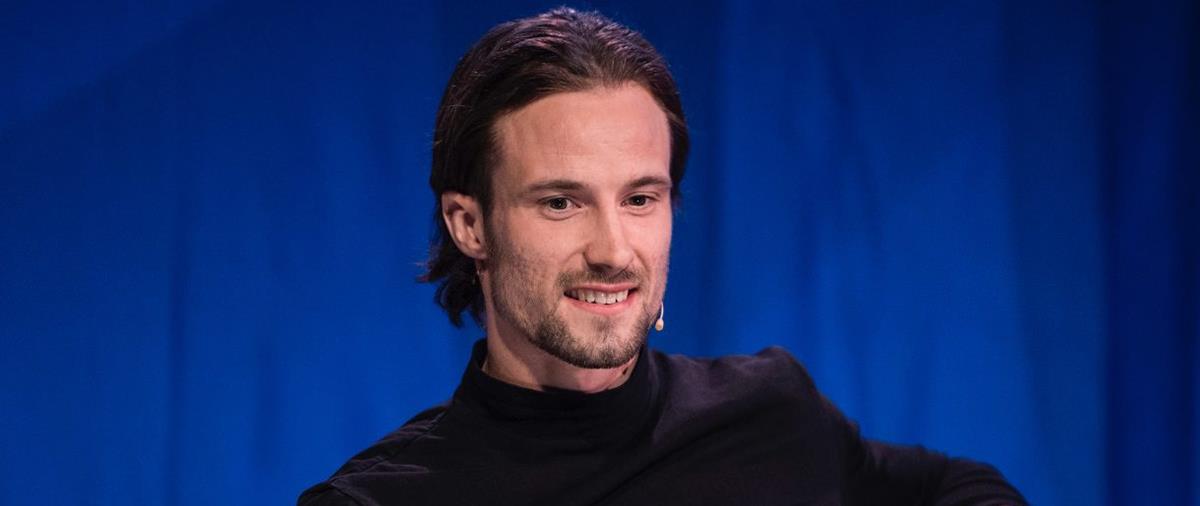 Ομολογία-σοκ του Λίνους Χαλένιους, o oποίος βρίσκεται κοντά στον ΑΠΟΕΛ, στην υπογραφή του νέου συμβολαίου του στη Σούντσβαλ