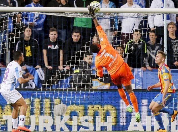 Το βράδυ της Τετάρτης (2/3), η Μάλαγα υποδέχτηκε τη Βαλένθια (1-2), με τον τερματοφύλακα των "μποκερόνες", Κάρλος Καμενί, να πετυχαίνει ένα αυτογκόλ για...Όσκαρ