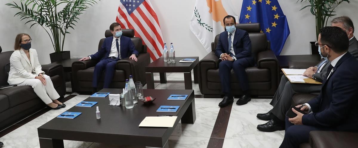 Υπουργός Εξωτερικών- Αμερικανός Υφ