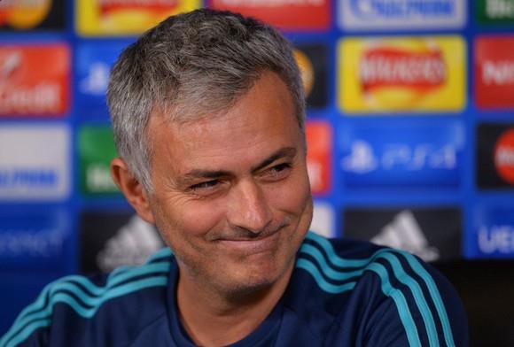 Η Βαλένθια είναι έτοιμη να... προσπεράσει τη Μάντσεστερ Γιουνάιτεντ και να αποκτήσει εκεινη προβάδισμα στην κούρσα απόκτησης του Ζοζέ Μουρίνιο, μέσω μίας εντυπωσιακής πρότασης στον "special one".