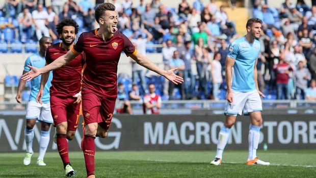 Η Ρόμα νίκησε με 4-1 την Λάτσιο, η οποία απέλυσε τον Πιόλι και ανέλαβε ο Ιντσάγκι. Μίλαν και Ίντερ προηγήθηκαν, αλλά ηττήθηκαν αμφότερες, ενώ ο Μάξι Λόπες δεν έδωσε το χέρι στον Ικάρντι, αλλά έπιασε τα γεννητικά του όργανα!