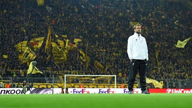 Ο Γιούργκεν Κλοπ επέστρεψε στο παλιό του "σπίτι", εισέπραξε αμέτρητη αγάπη και στο τέλος έφυγε με το πολύτιμο 1-1. Δείτε μέσα από φωτογραφίες και video πώς έζησε ο Γερμανός τεχνικός την πρώτη μάχη της Ντόρτμουντ με τη Λίβερπουλ για τα προημιτελικά του Europa League.
