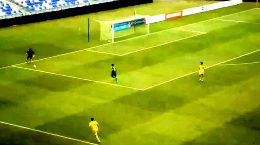 Ο Μίκαελ Ρότσε δεν έχει πλέον αντίπαλο στον άτυπο διαγωνισμό για το πιο αφελές αυτογκόλ της χρονιάς. Ή μήπως όλων των εποχών; Δείτε το video και θα καταλάβετε!