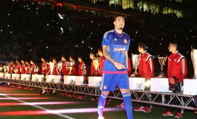 Ο Ρομπέρτο έχει ενημερώσει την ΠΑΕ πως θα κοιτάξει μια πιθανή μεταγραφή σε καλύτερο πρωτάθλημα, ωστόσο οι άνθρωποι του Ολυμπιακού και ο κόσμος επιμένουν για την παραμονή του.