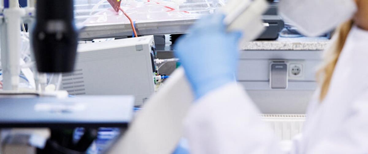 4299904021066043 2022-05-24T144939Z 1230814208 RC2ODU9FJKHO RTRMADP 3 HEALTH-MONKEYPOX-GERMANY-VACCINE-1-768x480