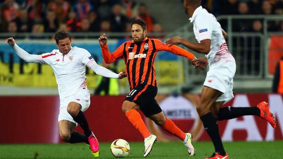 Η Σεβίλλη έκανε σημαντικό βήμα για την συμμετοχή της σε τρίτο σερί τελικό του Europa League, καθώς αναδείχθηκε ισόπαλη 2-2 με την Σαχτάρ στην Ουκρανία.