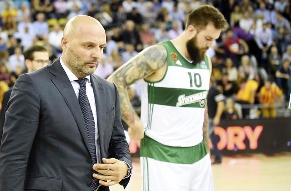 Ο Παναθηναϊκός δεν κατάφερε να παρουσιαστεί ανταγωνιστικός απέναντι στην Μπαρτσελόνα, παρά μόνο σε κάποια σημεία του αγώνα, με αποτέλεσμα να γνωρίσει τη συντριβή (77-52).