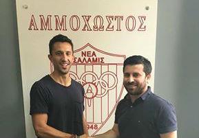 Ο Ιταλός αμυντικός ανανέωσε τη συνεργασία του με τους ερυθρόλευκους