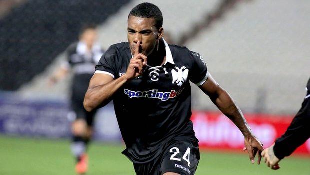 Με γκολάρες των Ροντρίγκες (61') και Μυστακίδη (83') ο ΠΑΟΚ ανέτρεψε το 0-1 της ΑΕΚ (44' Γιόχανσον) και έπιασε με το καλημέρα τον Παναθηναϊκό στην κορυφή των play offs