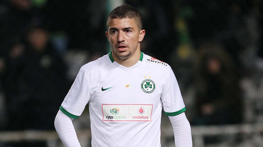 Ο διεθνής επιθετικός έγινε αναγκαστική αλλαγή και η συμμετοχή του στον τελικό κυπέλλου είναι αμφίβολη