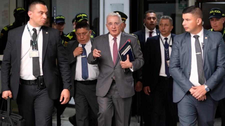 5233484744726137 alvaro uribe