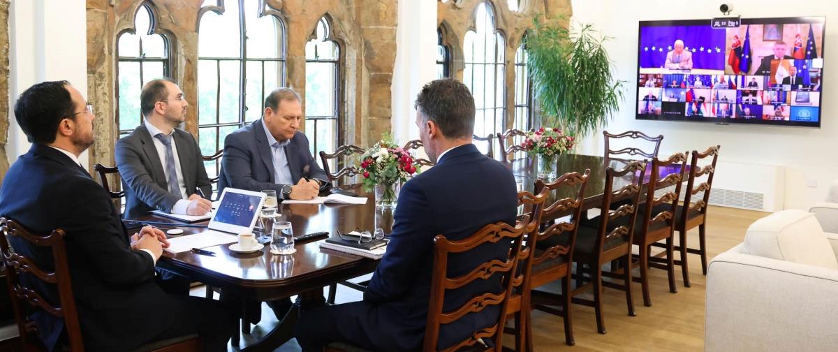 5246684747812078 01COVERPOR-1-67bee0654ce59