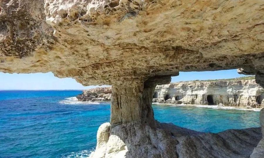 5246979718813299 b thalassines spilies