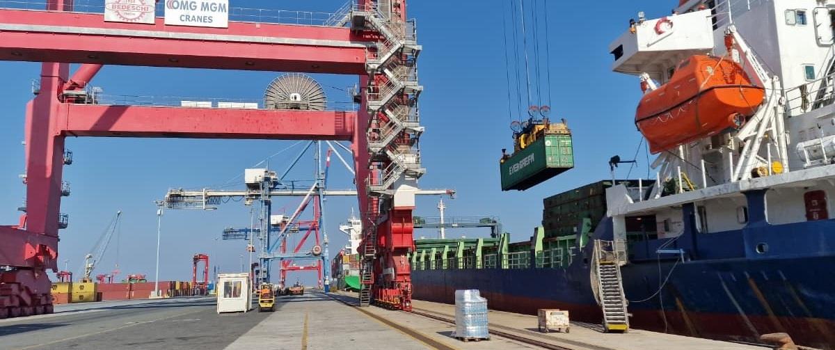 5252893356460331 Gyr-eRjWcAAQPzZ