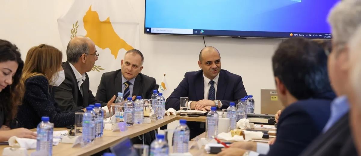 5259434647384543 cats