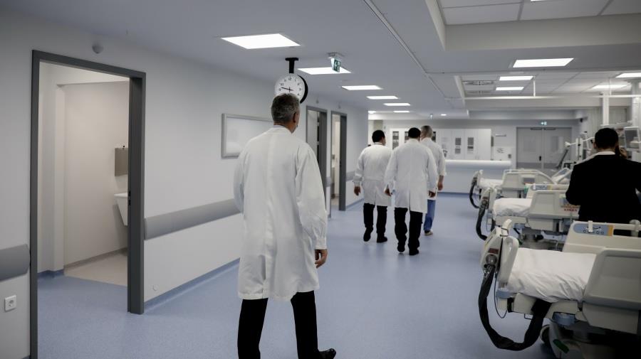 5261408152335288 enas-fevgei-allos-erxete-ston-tomea-tis-ygeias