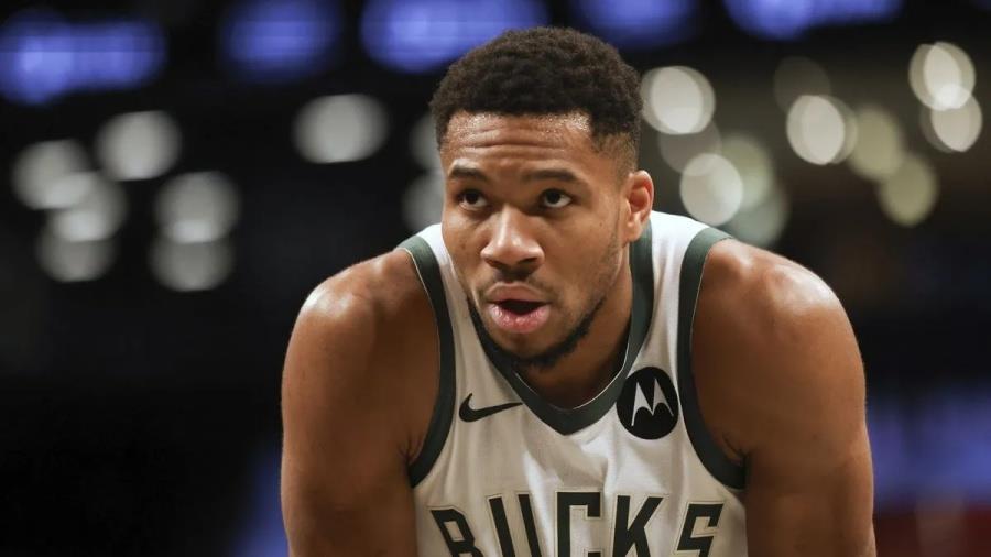 5284452580044486 giannis-bucks-1-1200x800