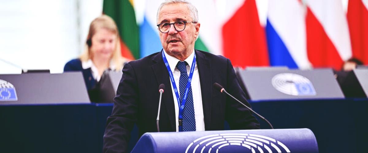 5293503521928573 cats