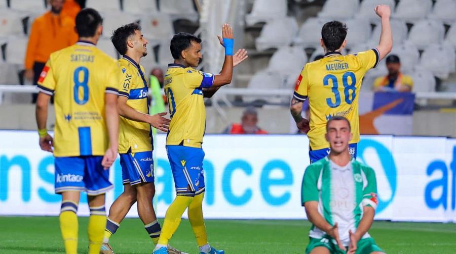 5303988150538124 apoel-paiktes-11