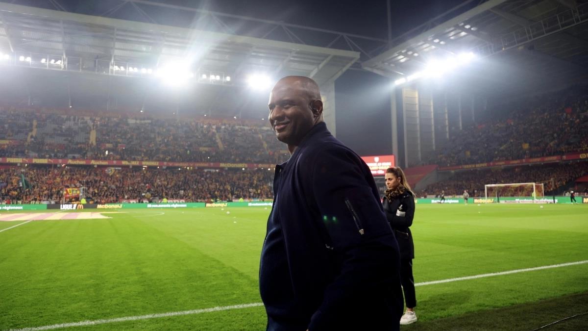 Μεταμεσονύχτιο «διαζύγιο» της Τζένοα με τον Βιεϊρά