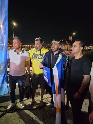 Τεράστιος Χαράλαμπος Ταϊγανίδης, κολύμπησε 149 χιλιόμετρα από την Πάφο στη Λάρνακα-Έσπασε παγκόσμιο ρεκόρ για τα παιδιά με καρκίνο