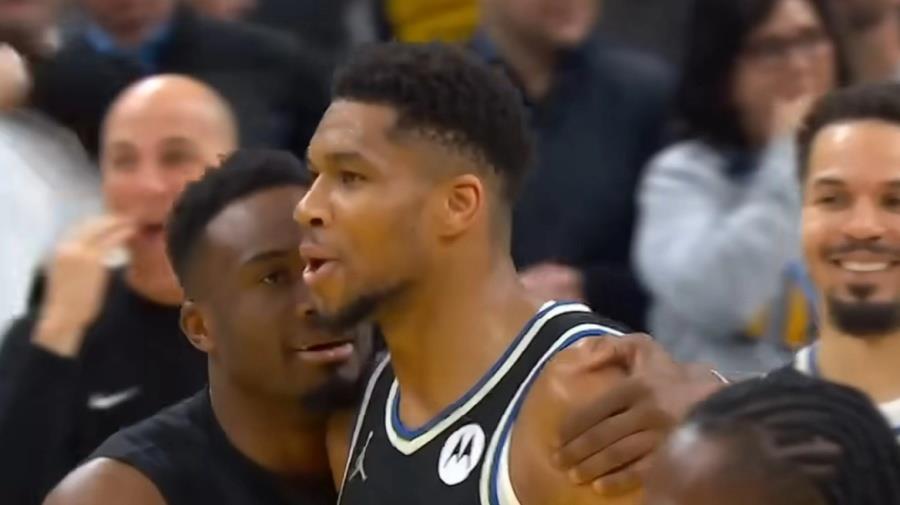 Ξέφυγε στους πανηγυρισμούς μετά το σουτ νίκης του o Γιάννης και ο Θανάσης έτρεξε να του φωνάξει «ήρεμα ρε φίλε…»