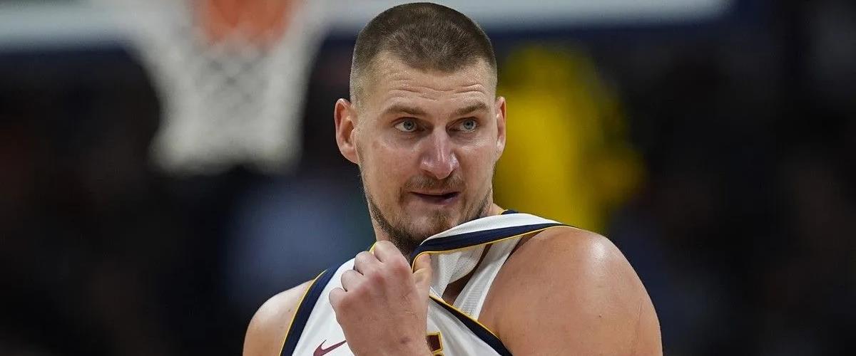 Οι Νάγκετς επικράτησαν άνετα των Γουόριορς, άγγιξε το τριπλ-νταμπλ ο Γιόκιτς