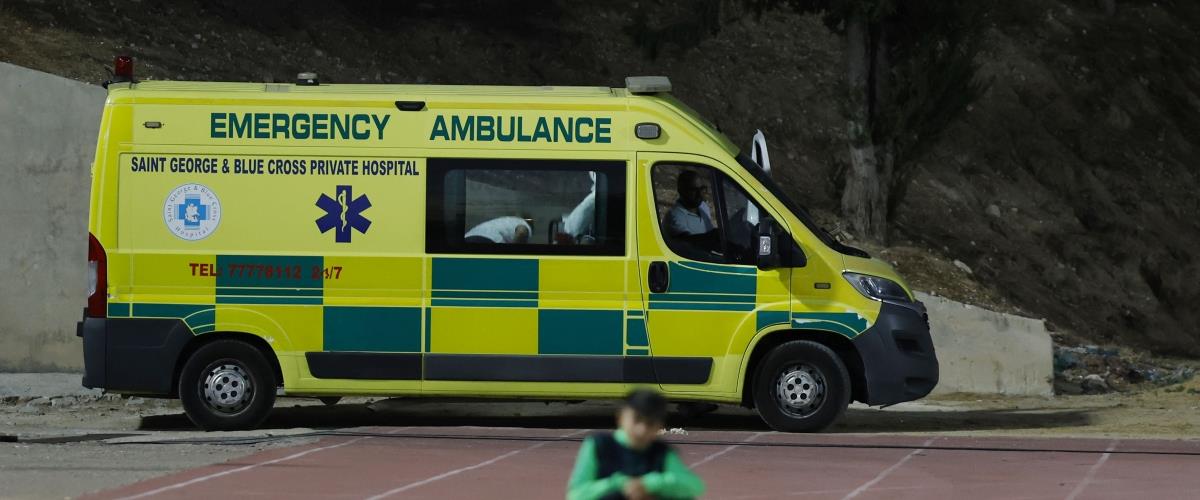 Απίστευτο περιστατικό στην Πάφο-Παίχτης που τραυματίστηκε έμεινε καθηλωμένος στο ασθενοφόρο για μισή ώρα