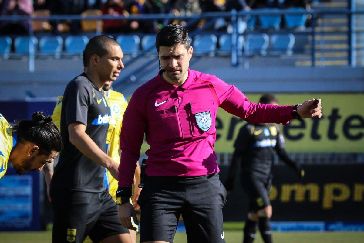 Διαιτητής Γ’ Εθνικής κατάγγειλε απειλές πριν από αγώνα στην Ελλάδα