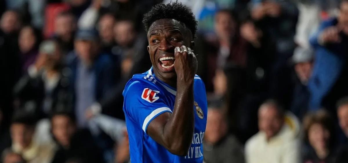 Πληρώνετε έναν χρόνο για να με βλέπετε-Καρφιά σε Χάουσεν και Αλόνσο