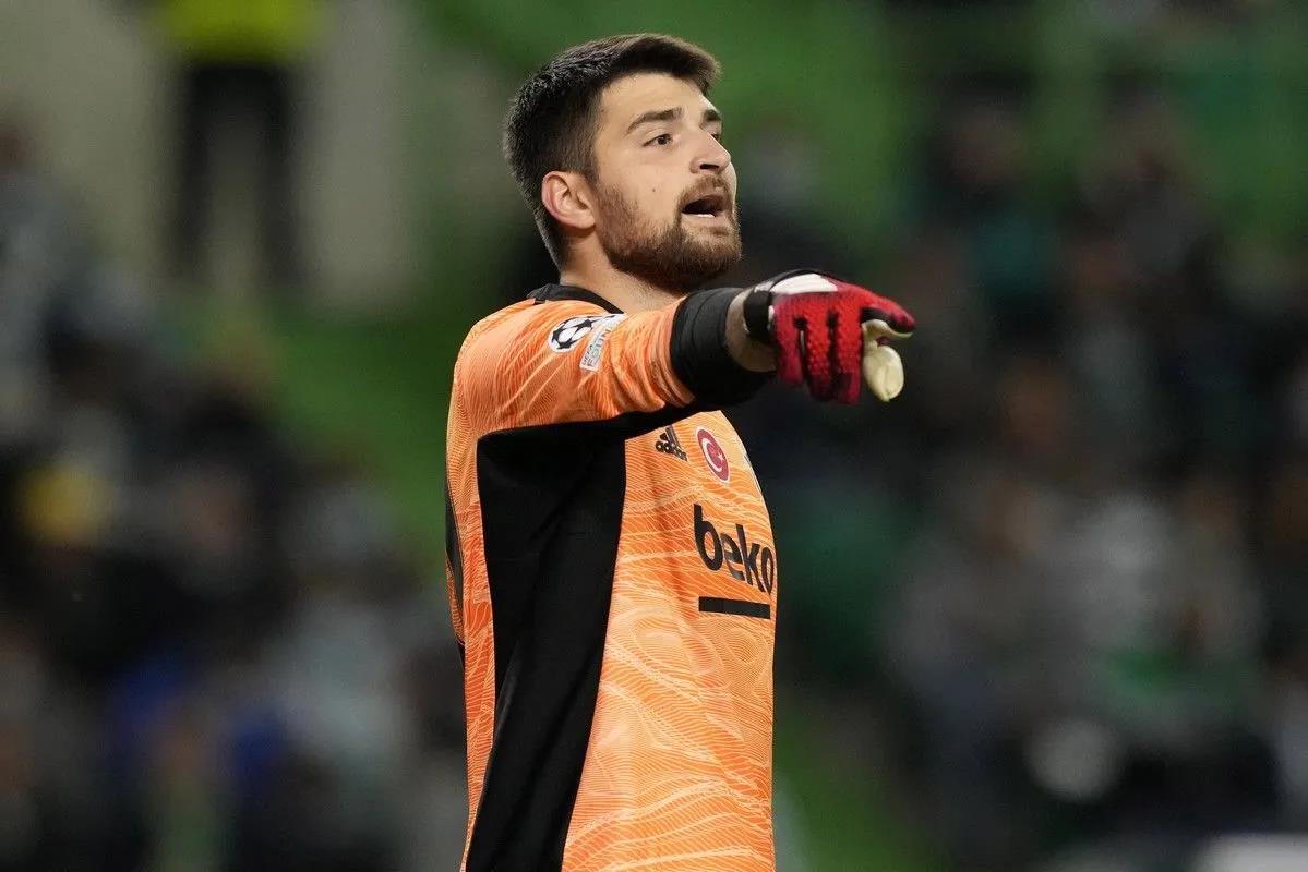 Μου έκλεψαν τα στοιχεία και άνοιξαν λογαριασμό