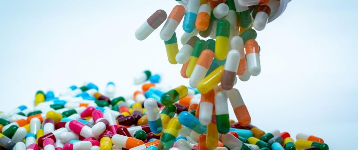 5328979628595571 cdf518f0-bigstock-multi-colored-capsule