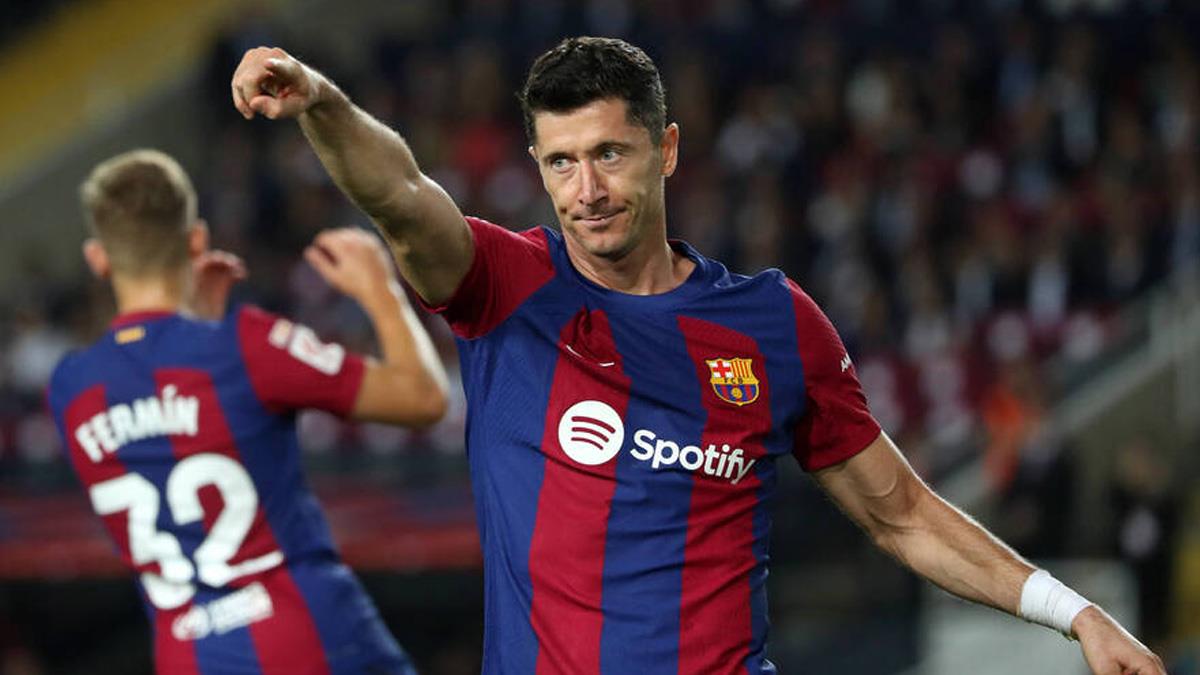 Η Μίλαν προσφέρει διετές συμβόλαιο στον Λεβαντόφσκι