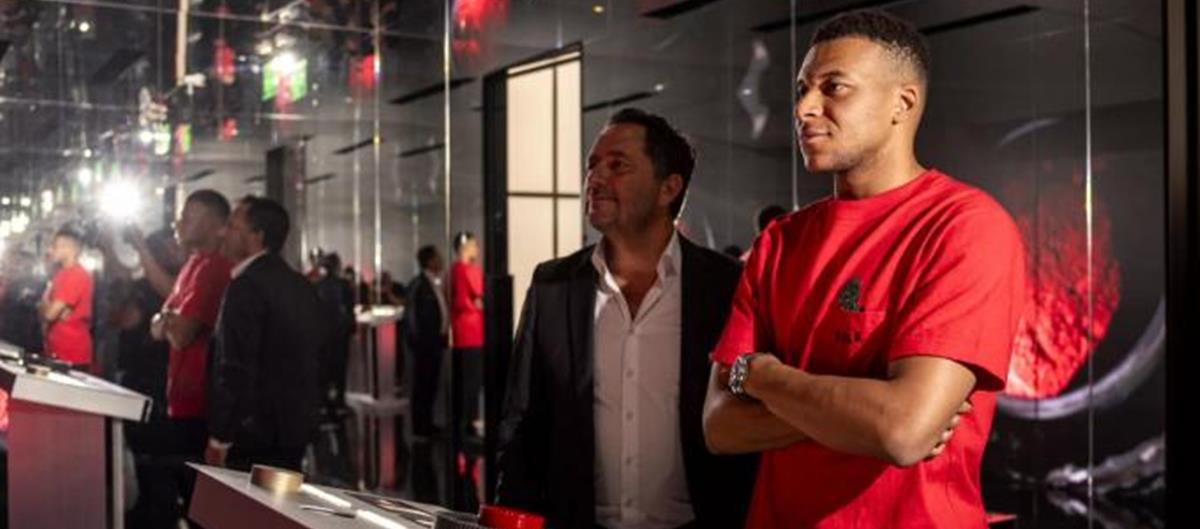 Σάλος με Μπαπέ-Τραυματίας για την Eθνική, αλλά έπαιζε πάντελ στο Ντουμπάι