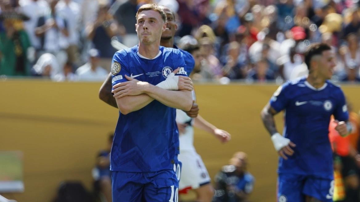 Ο Κόουλ Πάλμερ έσπασε το δάχτυλο του ποδιού του σε… πόρτα, χάνει Μπαρτσελόνα και Άρσεναλ