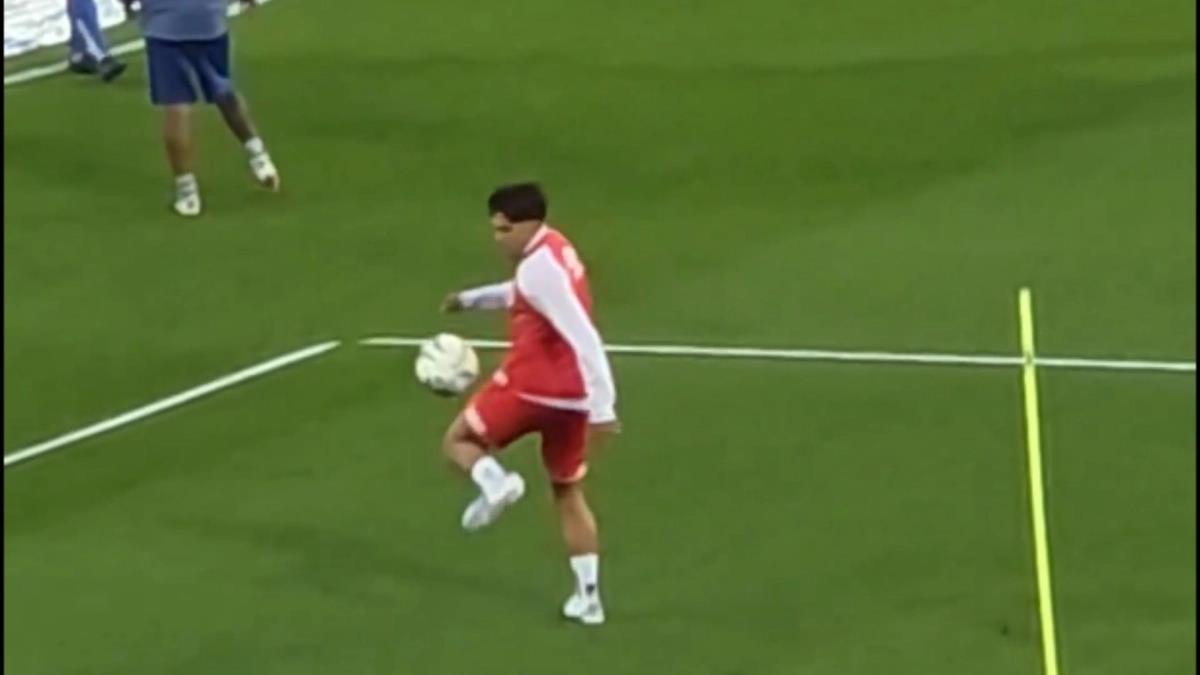 Ο ανιψιός του Μαραντόνα αντέγραψε το iconic ζέσταμα του θείου του