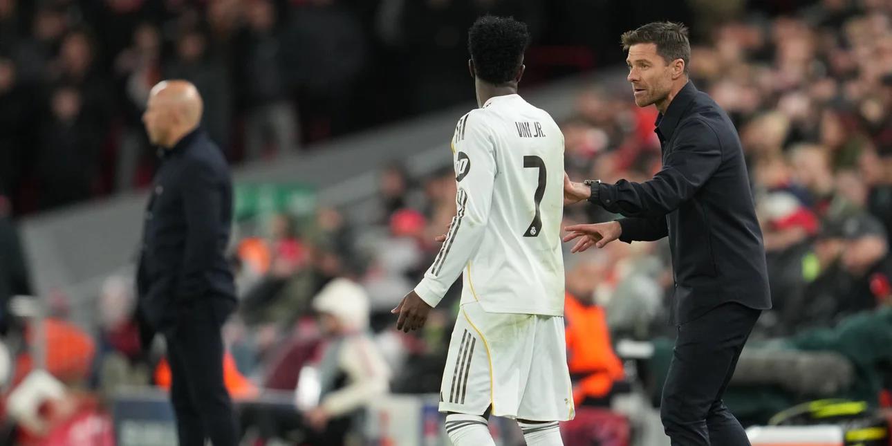 Τεταμένο το κλίμα στη Ρεάλ-Ο Βινίσιους ενημέρωσε πως δεν ανανεώνει λόγω Αλόνσο