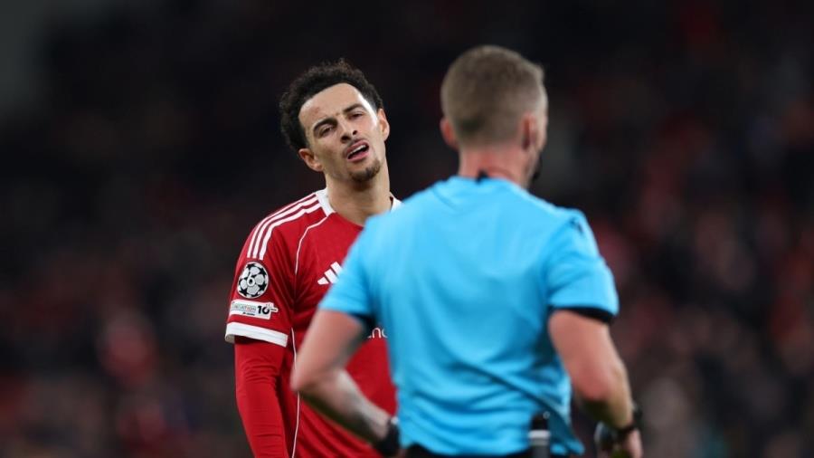 «Δεν έχω ξαναδεί τόσο κακή ομάδα, αυτή τη στιγμή βρισκόμαστε στα… σκ@τ@»