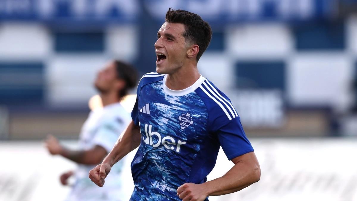 Βλέπει Ευρώπη η Κόμο με σκόρερ Δουβίκα