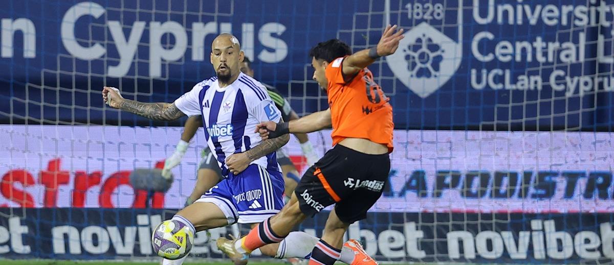 Ισόπαλο το ντέρμπι ανάμεσα σε Ανόρθωση και ΑΠΟΕΛ στο Αντώνης Παπαδόπουλος